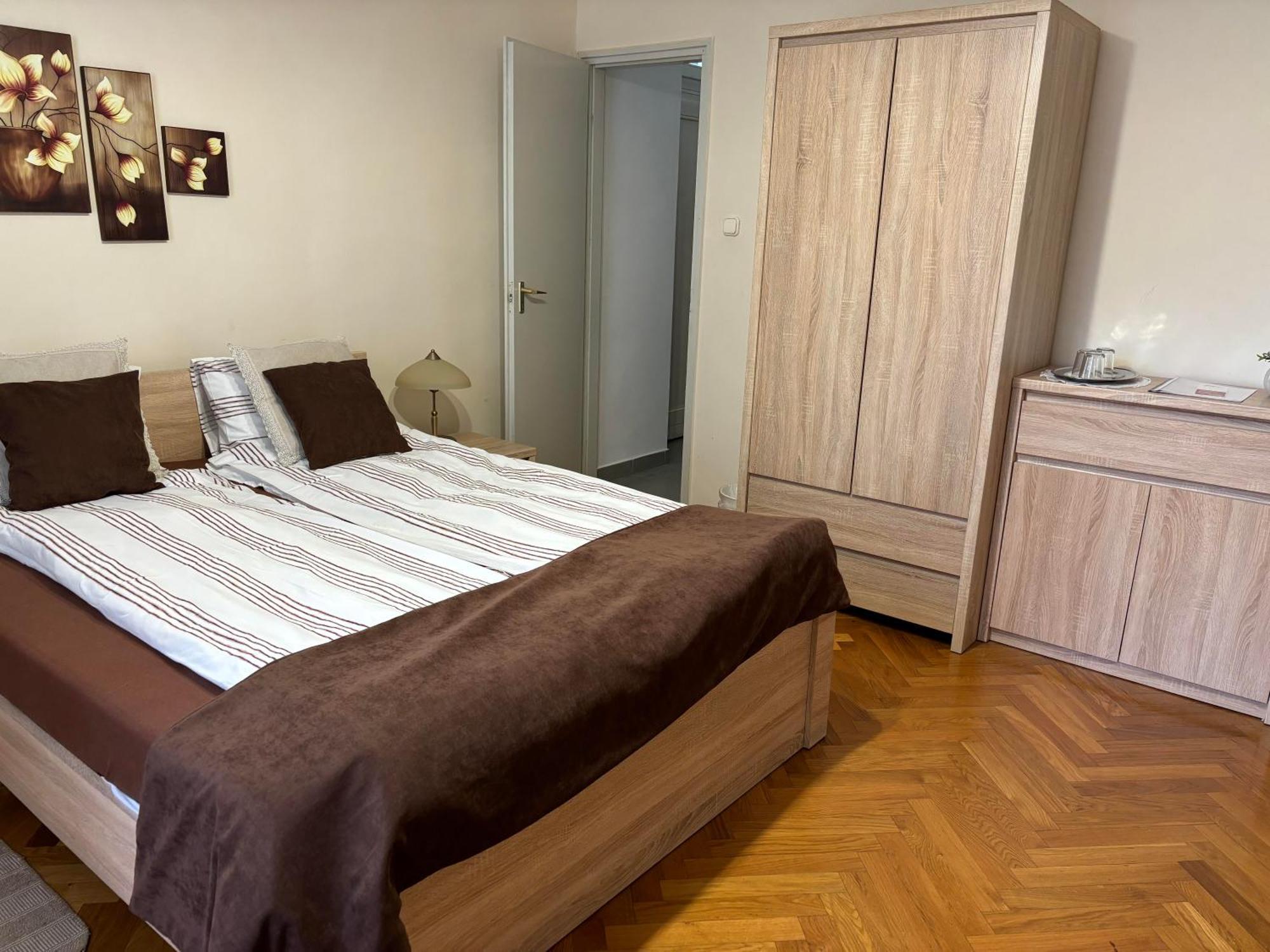Szalay Villa Veszprém Exteriör bild