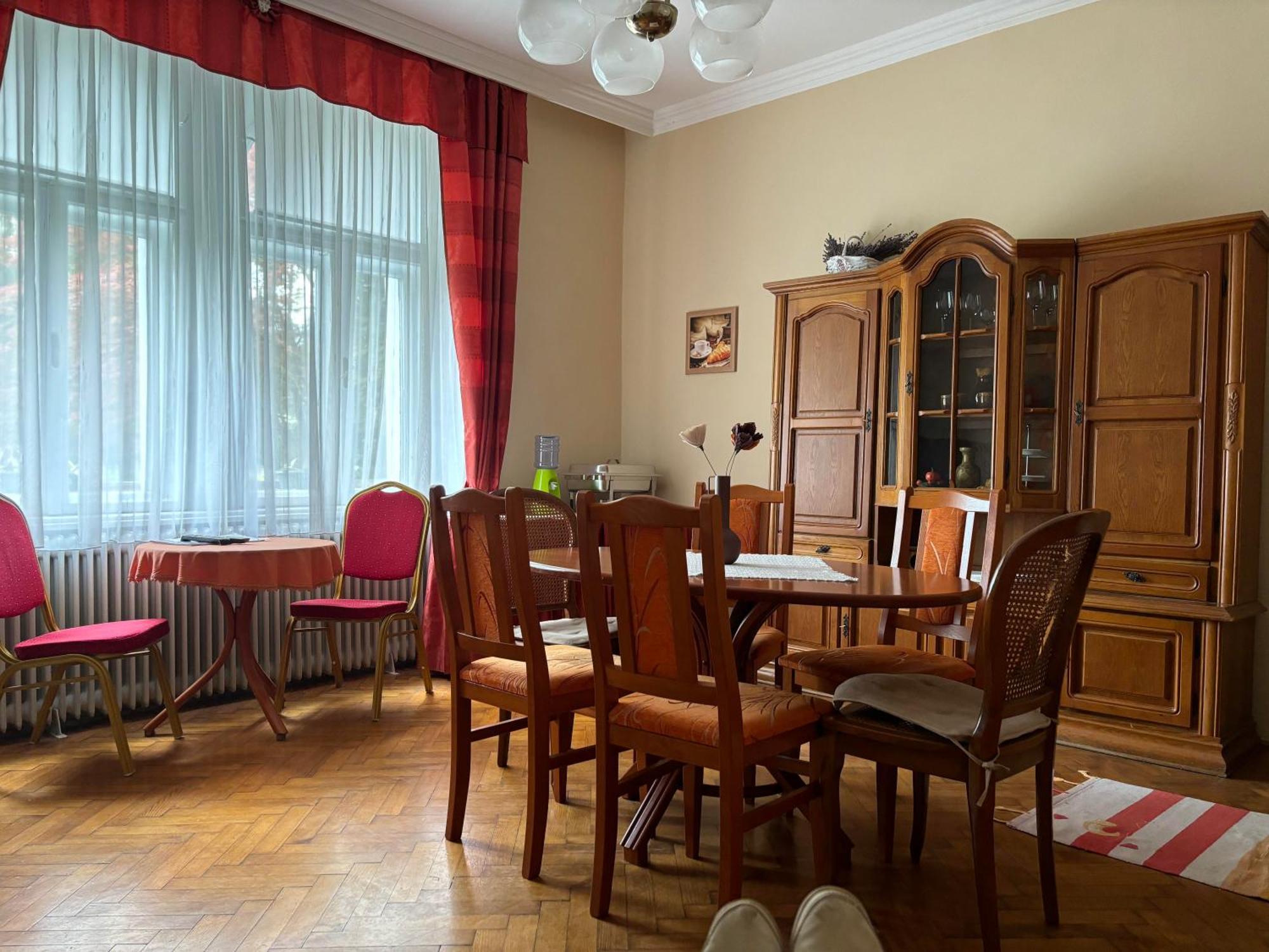 Szalay Villa Veszprém Exteriör bild