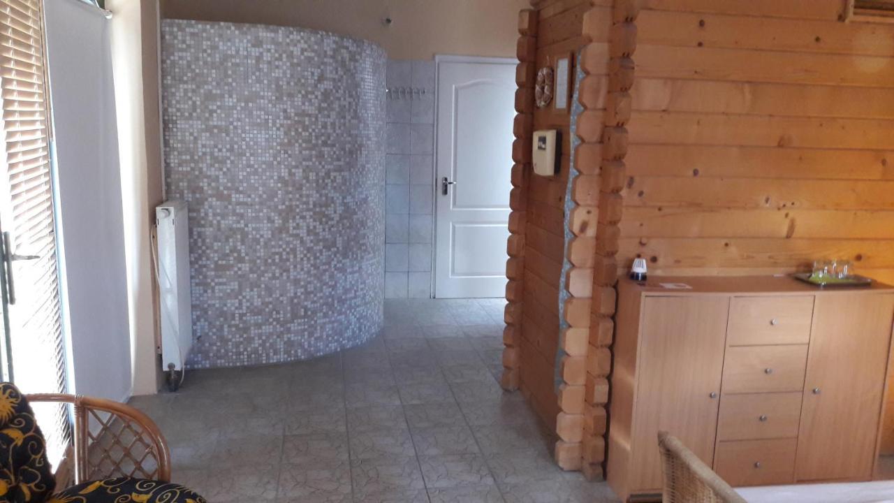 Szalay Villa Veszprém Exteriör bild