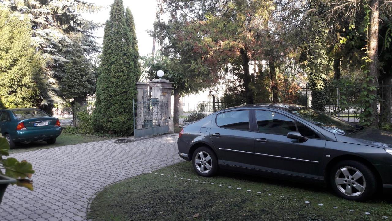 Szalay Villa Veszprém Exteriör bild
