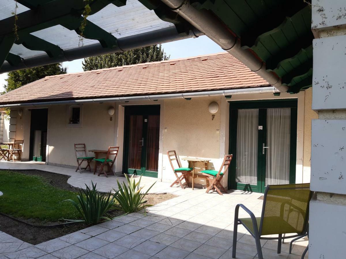Szalay Villa Veszprém Exteriör bild