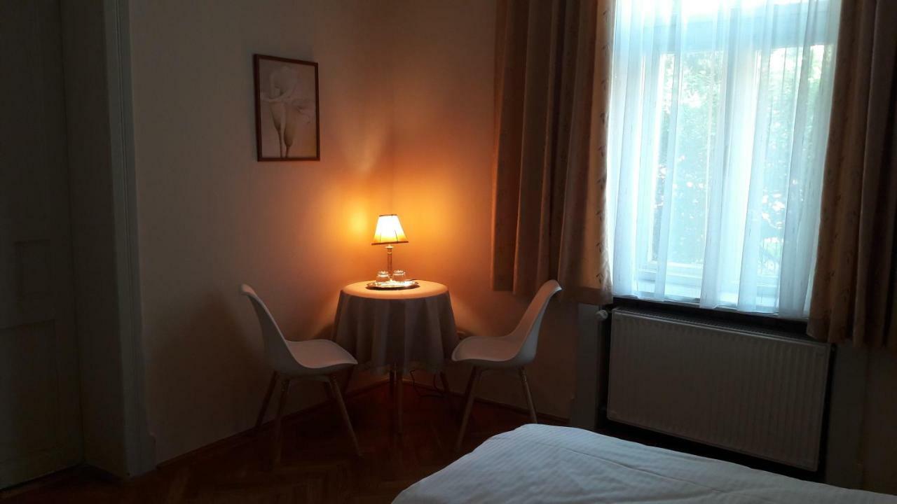 Szalay Villa Veszprém Exteriör bild