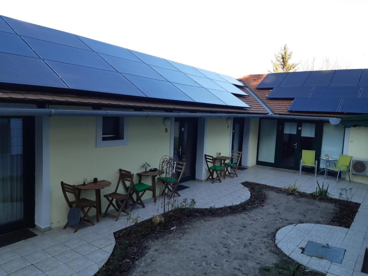 Szalay Villa Veszprém Exteriör bild