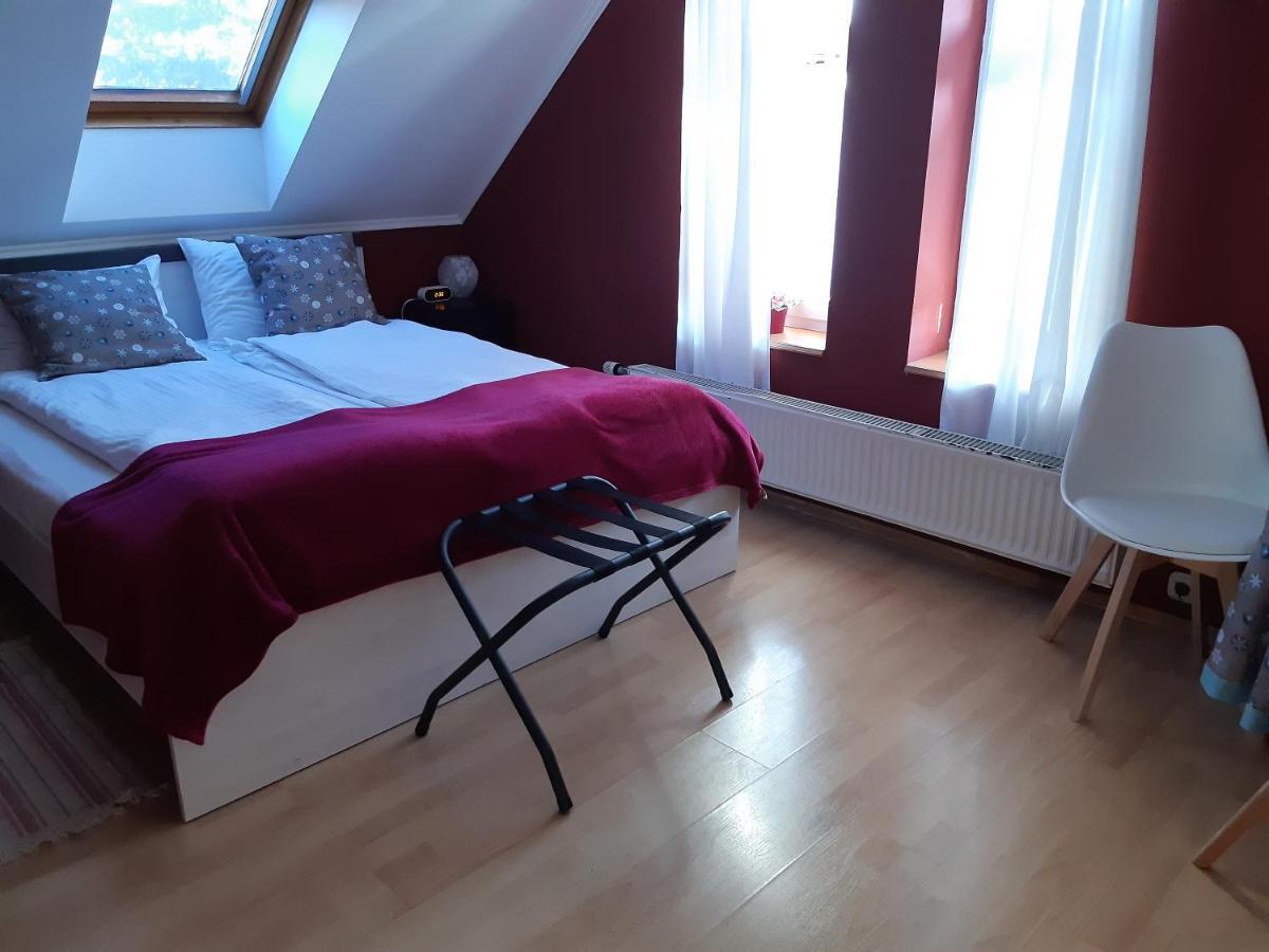 Szalay Villa Veszprém Exteriör bild