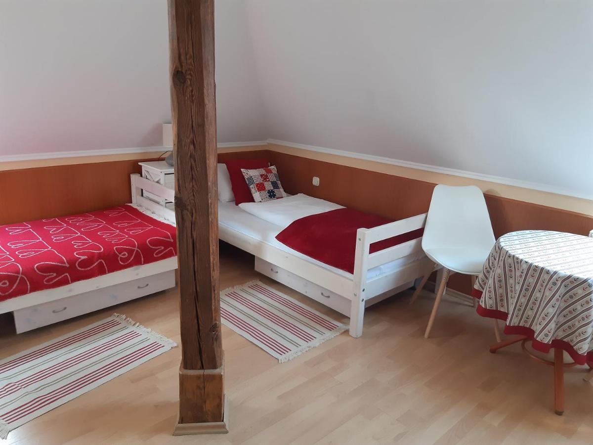 Szalay Villa Veszprém Exteriör bild